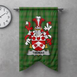 ScotsTee Shop Irish Thomas Clan Coat of Arms Irish Tartan Gonfalon Flag
