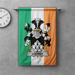 ScotsTee Shop Irish Looney or O'Lunney Clan Coat of Arms Irish Tartan Gonfalon Flag