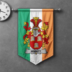 ScotsTee Shop Irish Minnitt Clan Coat of Arms Irish Tartan Gonfalon Flag