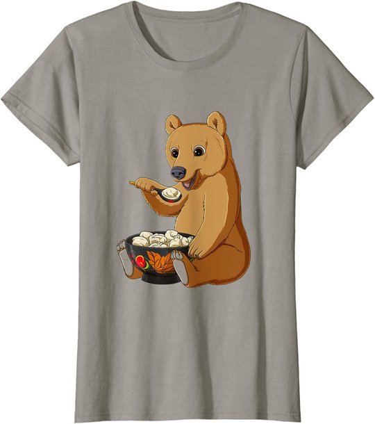 Russian Bear eats Traditional Russian Food Pelmeni T-Shirt