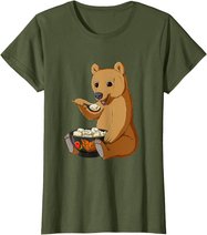 Russian Bear eats Traditional Russian Food Pelmeni T-Shirt