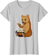 Russian Bear eats Traditional Russian Food Pelmeni T-Shirt