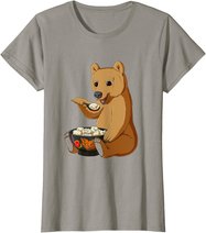 Russian Bear eats Traditional Russian Food Pelmeni T-Shirt