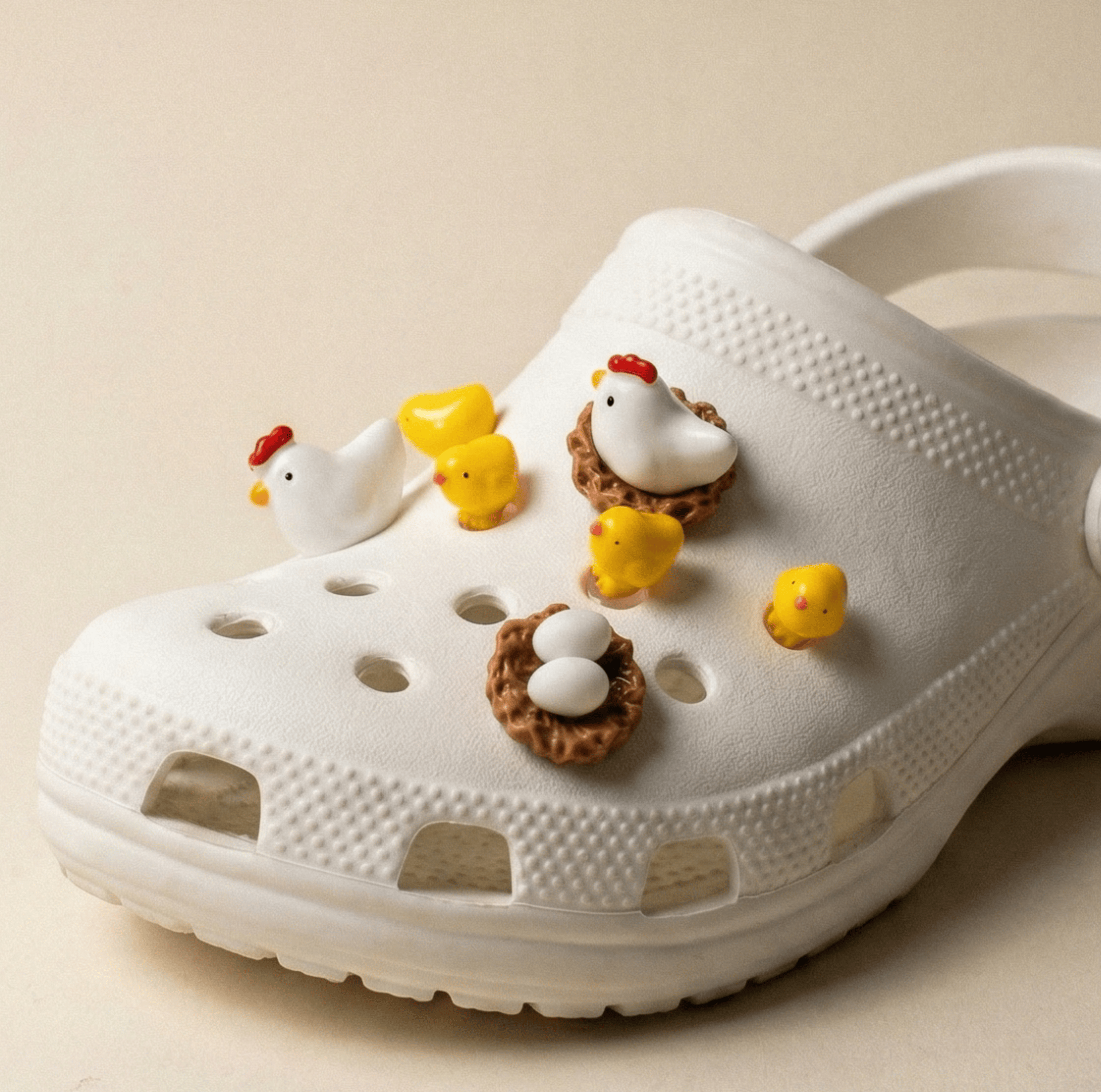 Pollos Crocs Chicken Hole Crocs Decorative Buckle - chicken heaven
