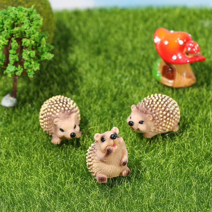 Figurines Miniature Cute Hedgehog Micro Landscape Resin Ornaments For Home Decorations Kawaii Animal DIY Gardening Decoration