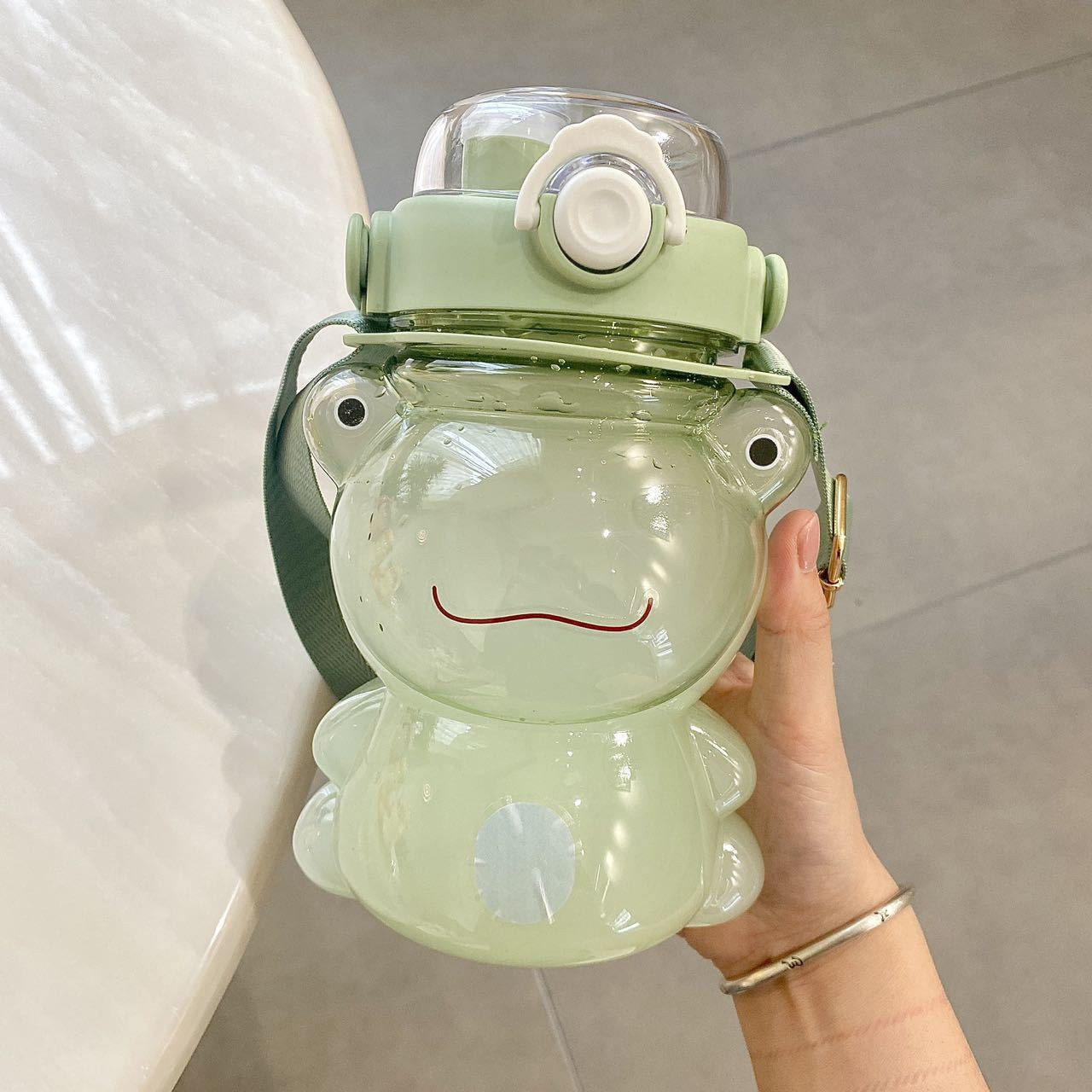 Qianha Mall Frog Water Bottle,Cute Frog Water Bottle, Portable