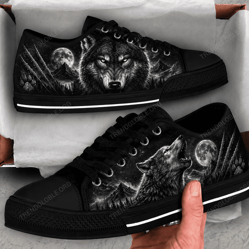 Wolf Canvas Low Top Shoes LA218