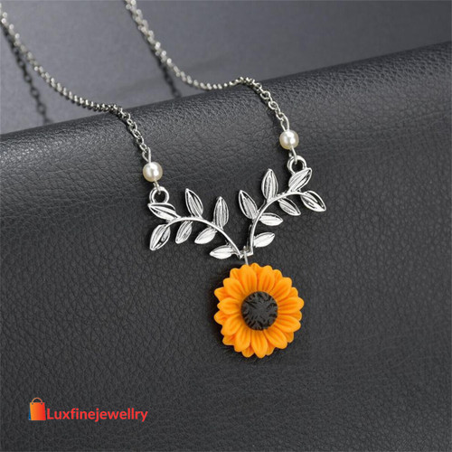 Flower Necklace Vintage Sunflower Pendant Clavicle Chain