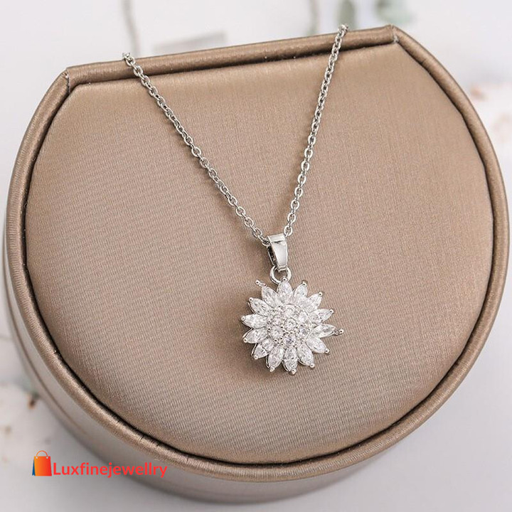 Retro Charm Sunflower Smart Necklace Women's Fashion Rotating Sunflower Small Fresh Mori Hope Flower Clavicle Chain Holiday Gift