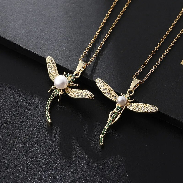 Fashion European and American cold wind pearl color cute dragonfly necklace classic personality ladies collarbone chain pendant