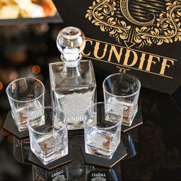 CUNDIFF - WHISKEY SET (Wooden box + Decanter + 4 Glasses + 4 Coasters)