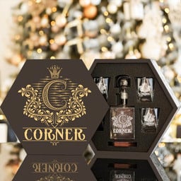 CORNER - WHISKEY SET (Wooden box + Decanter + 4 Glasses + 4 Coasters)