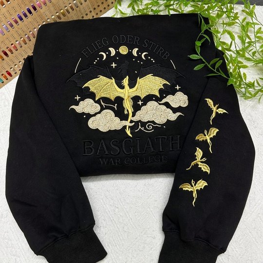 Fourth Wing Flammengeküsst Embroidered Sweatshirt, Fly Or Die Flieg oder stirb Embroidered Hoodie, Wingleader Geschwaderführer Embroidered Gingham Sweatshirt, Basgiath War College Embroidered Mockneck Sweatshirt