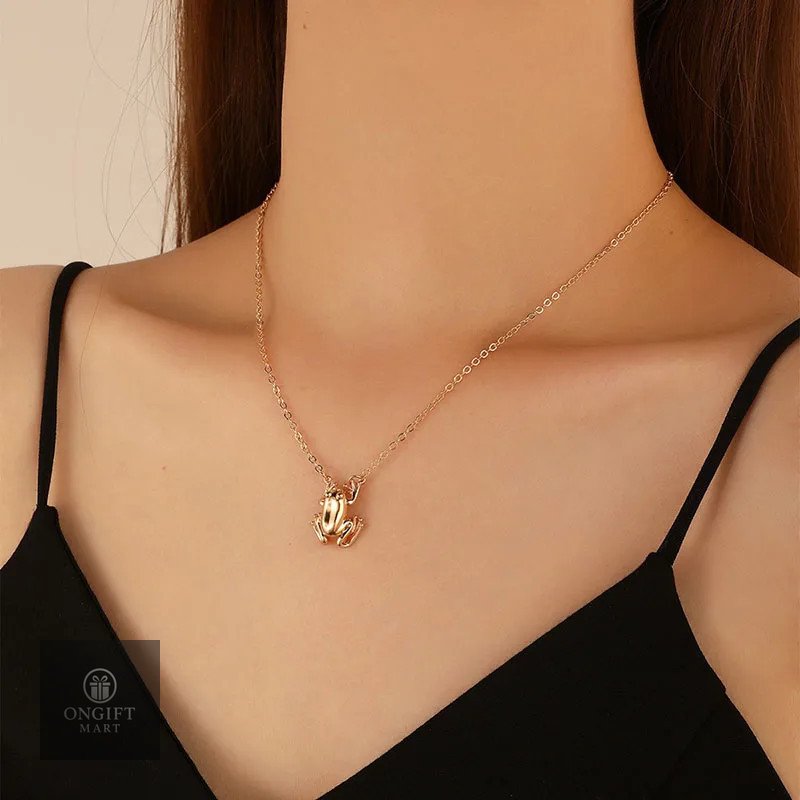 Retro Frog Pendant Necklace – Creative Animal Jewelry for Men & Women