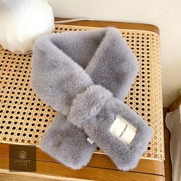 Stay cozy and stylish with this adorable Capybara Plush Wearable Scarf Blanket! Soft, thick, windproof, and warm, it's perfect for chilly autumn and winter days. A cute and thoughtful gift for capybara lovers!