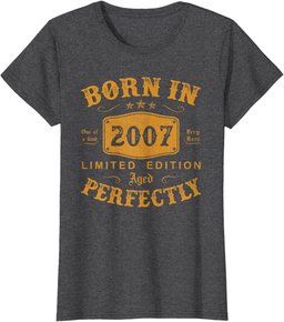 Born In 2007 17 Year Old Bday Boy Funny 17th Birthday Gifts T-Shirt