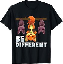 Anders Sein Be Different Fuchs Unter Fledermäusen Lustig T-Shirt