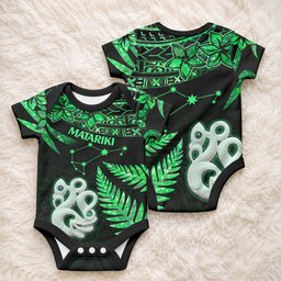 Matariki Stars Manaia with Paua Shell - Green Baby Onesie