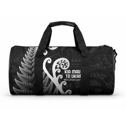Kia Mau Ki To Ukaipo Duffle Bag Te Reo Maori Koru Fern Art