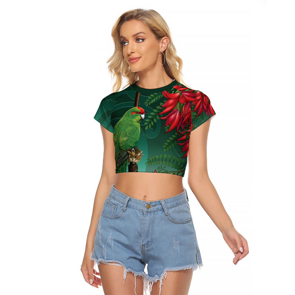 New Zealand Parakeet Bird Raglan Cropped T Shirt With Kakabeak Flowers