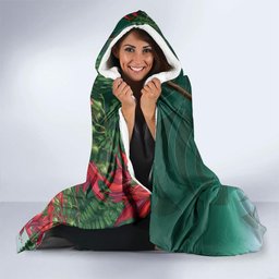 New Zealand Parakeet Bird Hooded Blanket With Kakabeak Flowers