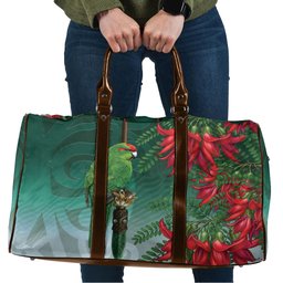 New Zealand Parakeet Bird Travel Bag With Kakabeak Flowers