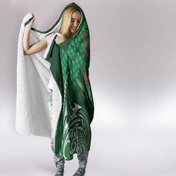 Rongoa Maori New Zealand Harakeke Hooded Blanket NZ Weaving Pattern Green