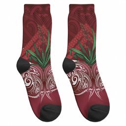 Rongoa Maori New Zealand Harakeke Crew Socks NZ Weaving Pattern Red