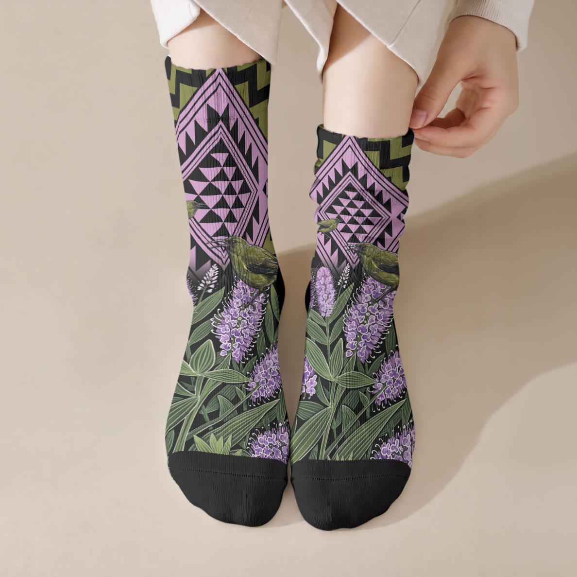 Rongoa Maori New Zealand Koromiko Crew Socks NZ Hebe Korimako Bellbird Poutama