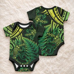 New Zealand Lizard Baby Onesie Silver Fern Aotearoa Maori Green Version