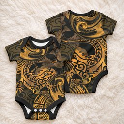 New Zealand Tuatara Baby Onesie Aotearoa Maori Clematis Flowers - Gold