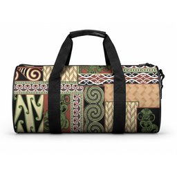 Beige Aotearoa Kowhaiwhai Pattern Duffle Bag NZ Maori Quilt Style
