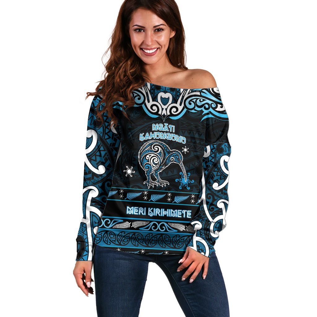 Personalised Ngati Kahungunu Aotearoa Meri Kirihimete Off Shoulder Sweater Maori Kiwi Bird Silver Fern Koru Pattern