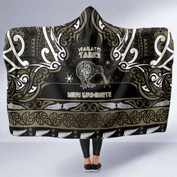 Waikato Tainui Aotearoa Meri Kirihimete Hooded Blanket Maori Kiwi Bird Silver Fern Koru Pattern