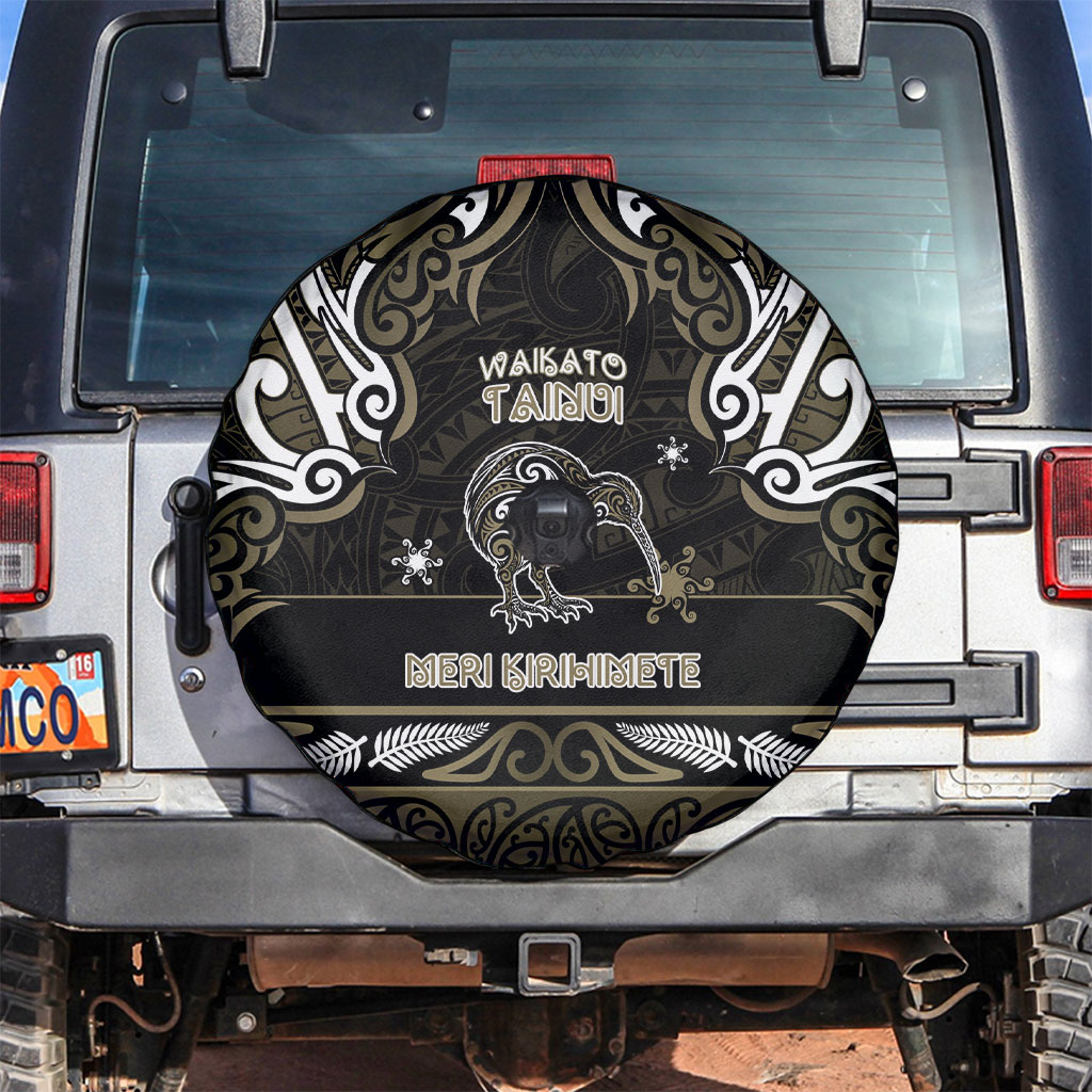 Waikato Tainui Aotearoa Meri Kirihimete Spare Tire Cover Maori Kiwi Bird Silver Fern Koru Pattern