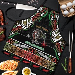Ngai Tuhoe Aotearoa Meri Kirihimete Apron Maori Kiwi Bird Silver Fern Koru Pattern