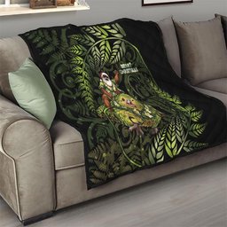 New Zealand Christmas Quilt Santa Riding Kakapo Bird Silver Fern