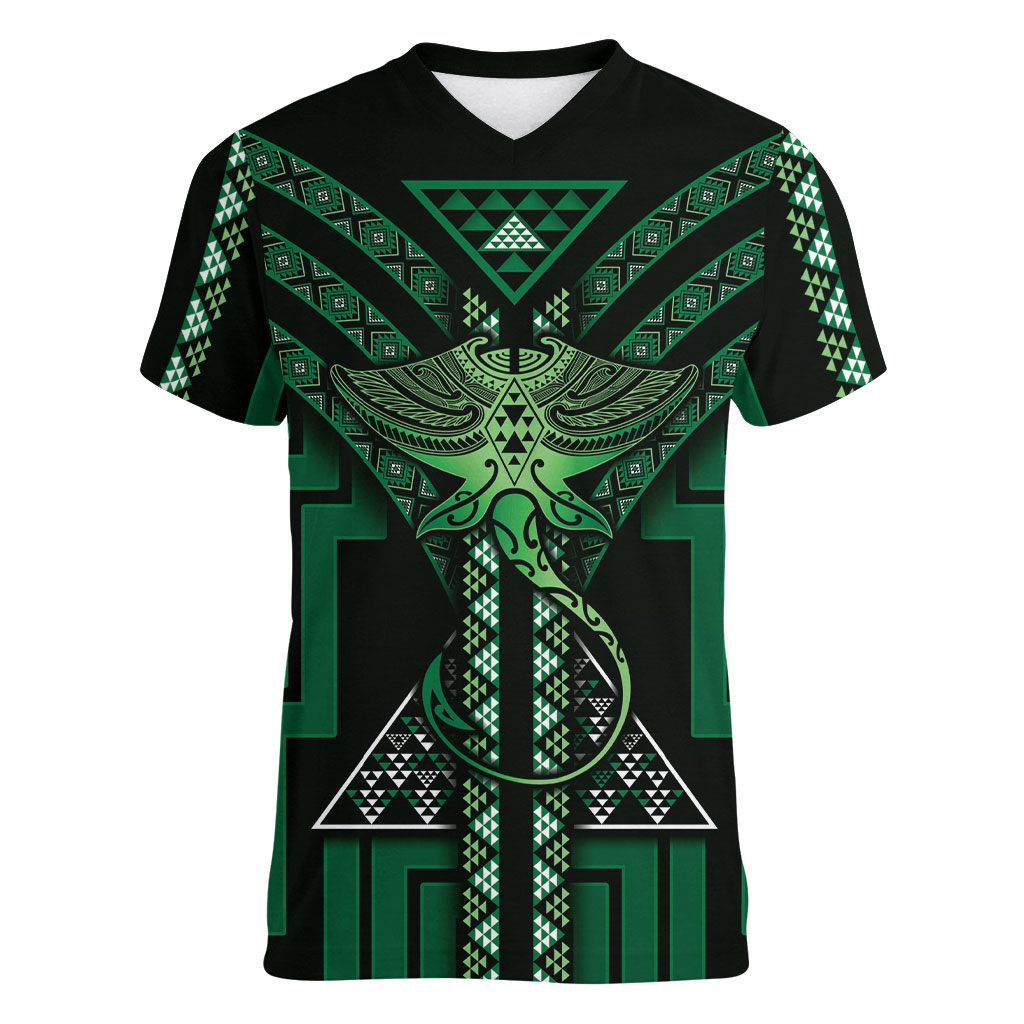 New Zealand Manta Ray Women V-Neck T-Shirt Maori Tukutuku Taniko Motifs Green