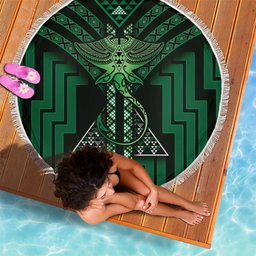New Zealand Manta Ray Beach Blanket Maori Tukutuku Taniko Motifs Green