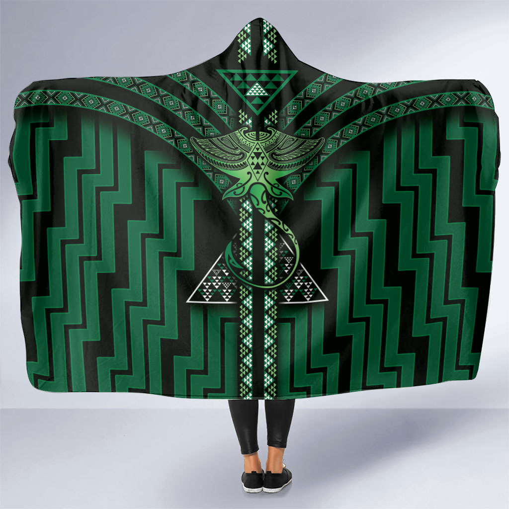 New Zealand Manta Ray Hooded Blanket Maori Tukutuku Taniko Motifs Green