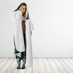 New Zealand Manta Ray Hooded Blanket Maori Tukutuku Taniko Motifs Green