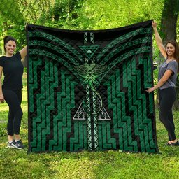 New Zealand Manta Ray Quilt Maori Tukutuku Taniko Motifs Green