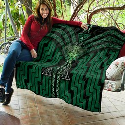 New Zealand Manta Ray Quilt Maori Tukutuku Taniko Motifs Green