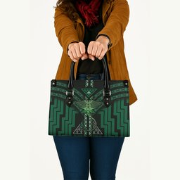 New Zealand Manta Ray Leather Bag Maori Tukutuku Taniko Motifs Green