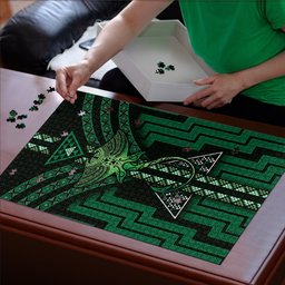 New Zealand Manta Ray Puzzle Maori Tukutuku Taniko Motifs Green