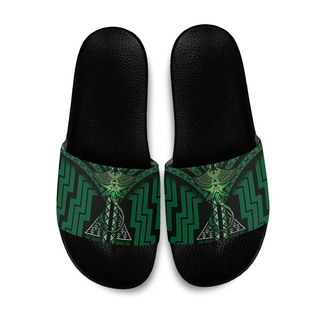 New Zealand Manta Ray Slide Sandals Maori Tukutuku Taniko Motifs Green