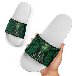 New Zealand Manta Ray Slide Sandals Maori Tukutuku Taniko Motifs Green