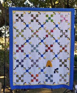 Beautiful Bees CLA0611058Q Quilt Blanket
