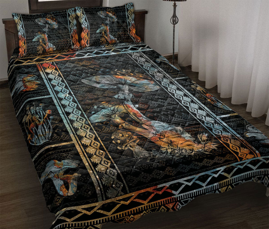 Mushroom Quilt Bedding Set, Patchwork Native M Ushroom Plant Black Quilt Blanket With Pillowcases, Duvet Cover Set