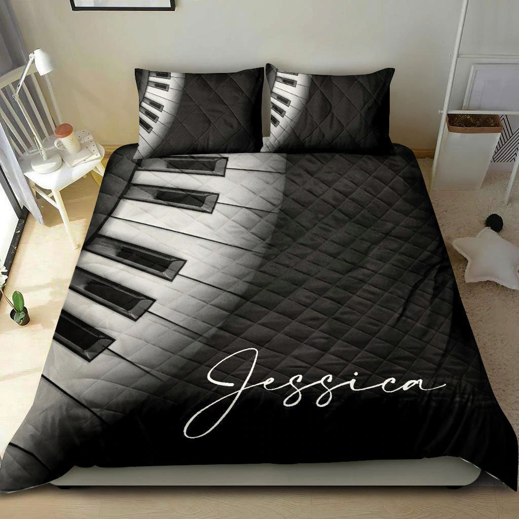 Personalized Quilt Bedding Set, Piano Keyboard MusicTheme Pianist Black Quilt Blanket With Pillowcases, Custom Name Duvet Cover Set